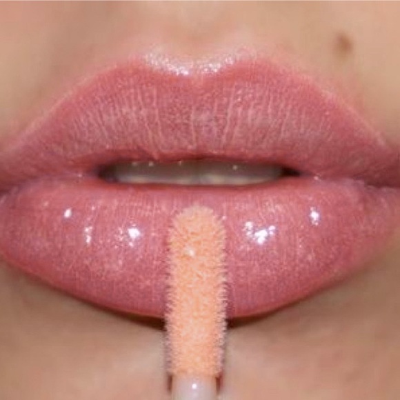 Too Faced Lip Injection Glossy Milkshake - Picture 4 of 5